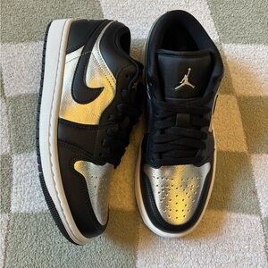 NEW Nike Women's Air Jordan 1 Low SE "Silver Toe"